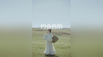 【新片速遞】  极品两个熟女少妇双飞大战瘦瘦哥哥，已撸鸡巴很翘，浴池洗澡多人的淫乱