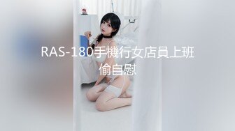 不得不服牛人直接闯入商场女厕一路跟踪偷拍女物业