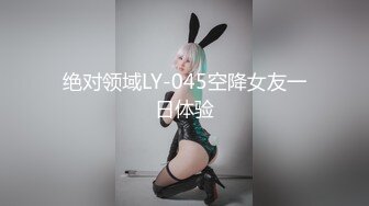 厕拍大神买通搞卫生大妈在广场旁女厕偷放设备后拍来跳舞的少妇尿尿