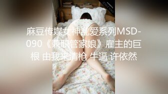 新来的社会小妹，全程露脸满腿纹身跟狼友发骚，大耳环唇钉脐钉看着真骚，互动撩骚，揉奶摸逼撅着屁股等草