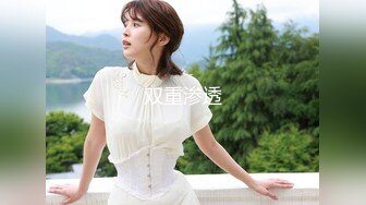 《魔手外购极品CP》地铁女厕偸拍络绎不绝的年轻小姐姐方便 美女多亮点多，妹子换奶罩一对大奶又圆又挺手感绝对一流 (11)