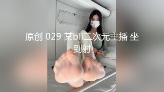 本想偷窥妹子嘘嘘没想到意外拍到一对小情侣躲在厕所舔逼啪啪