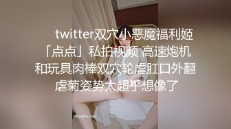 餐厅女厕偷拍先来补妆少妇的微毛小嫩鲍