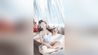 【新速片遞】单位女厕全景偷拍美女实习生的多毛大黑鲍